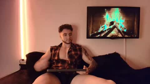 Snapshot of latinboyvip_ chatting on 04/28/26, 02:27 LatinBoyVIP Colombian online show from 04/28/26, 02:27