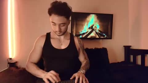 Snapshot of latinboyvip_ chatting on 04/29/26, 01:43 LatinBoyVIP Colombian online show from 04/29/26, 01:43