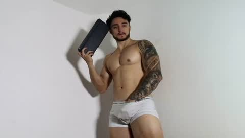 Snapshot of latinboyvip_ chatting on 06/09/26, 03:12 LatinBoyVIP Colombian online show from 06/09/26, 03:12