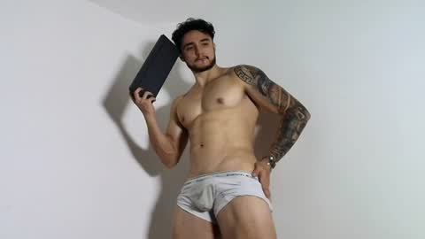 Snapshot of latinboyvip_ chatting on 06/12/26, 03:05 LatinBoyVIP Colombian online show from 06/12/26, 03:05