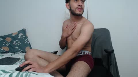 Snapshot of latinbunny7779 chatting on 12/30/24, 09:27 camilo online show from 12/30/24, 09:27