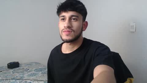 Snapshot of latinbunny7779 chatting on 02/23/25, 07:44 camilo online show from 02/23/25, 07:44
