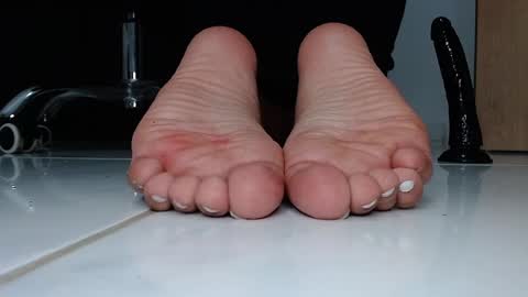 Martina  April online show from 12/26/24, 06:41