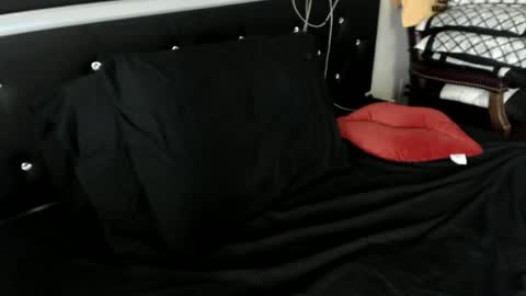 Snapshot of latinfyre chatting on 12/07/24, 02:46 Chris online show from 12/07/24, 02:46