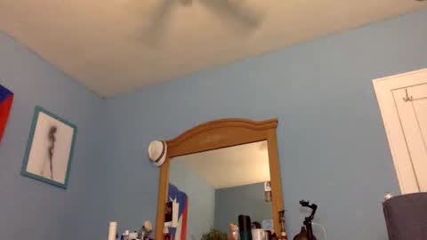 Snapshot of latinfyre chatting on 09/29/25, 07:08 Chris online show from 09/29/25, 07:08