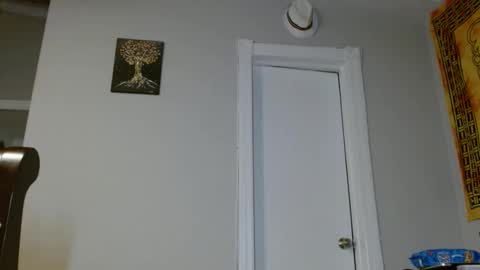 Snapshot of latinfyre chatting on 12/13/25, 07:53 Chris online show from 12/13/25, 07:53