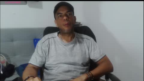 Snapshot of latinmartin254 chatting on 04/19/26, 05:18 latinmartin254 online show from 04/19/26, 05:18