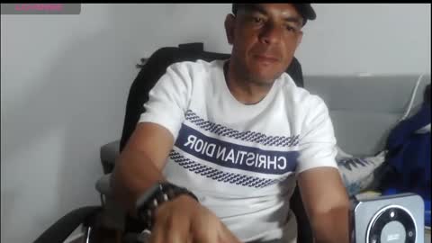Snapshot of latinmartin254 chatting on 05/04/26, 01:34 latinmartin254 online show from 05/04/26, 01:34