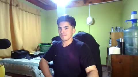 Snapshot of latinn_babe chatting on 05/20/26, 02:18 latinn_babe online show from 05/20/26, 02:18
