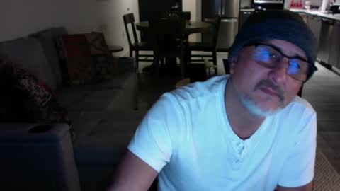 QS - INDEPENDENT MODEL online show from 12/17/24, 08:01