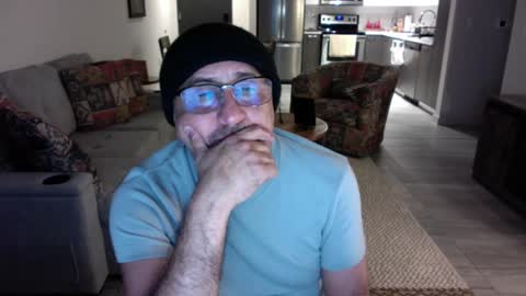 QS - INDEPENDENT MODEL online show from 01/18/25, 08:52