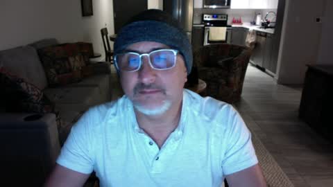 QS - INDEPENDENT MODEL online show from 01/22/25, 06:10