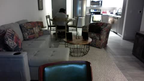 QS - INDEPENDENT MODEL online show from 02/05/25, 02:08