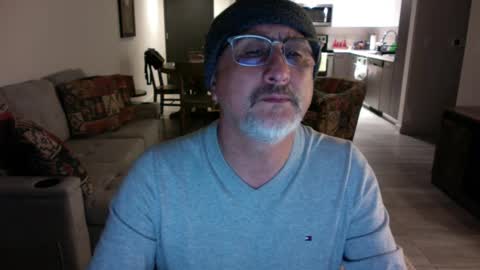 QS - INDEPENDENT MODEL online show from 02/13/25, 05:05