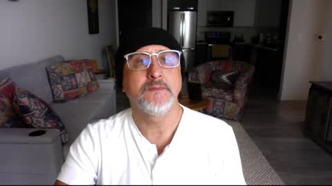 QS - INDEPENDENT MODEL online show from 02/16/25, 08:11