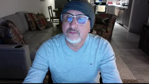 QS - INDEPENDENT MODEL online show from 02/24/25, 03:55