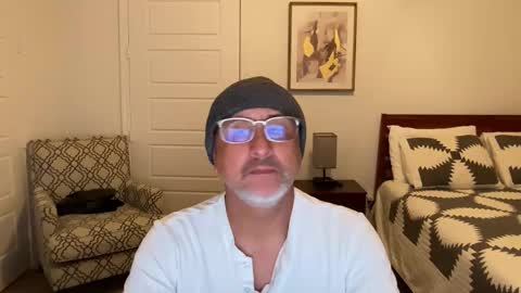 QS - INDEPENDENT MODEL online show from 10/14/25, 04:24