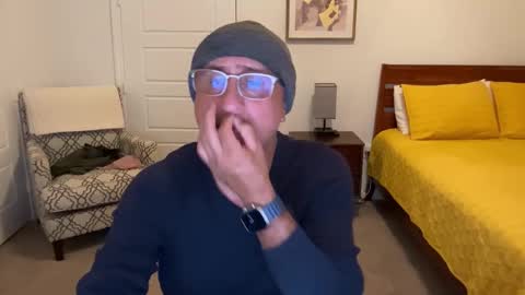 QS - INDEPENDENT MODEL online show from 10/29/25, 05:10