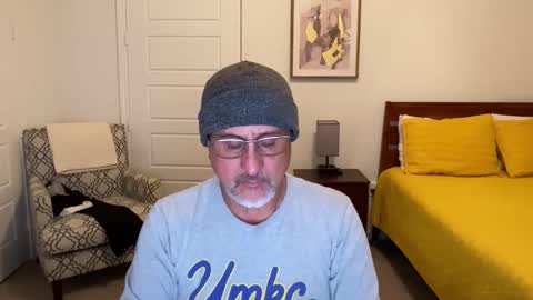 QS - INDEPENDENT MODEL online show from 11/12/25, 06:36