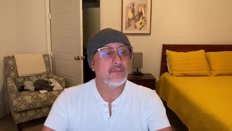 QS - INDEPENDENT MODEL online show from 11/16/25, 05:57