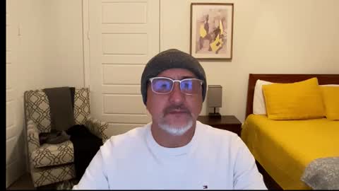 QS - INDEPENDENT MODEL online show from 12/17/25, 04:29