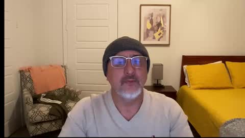 Snapshot of latinnous chatting on 12/21/25, 05:14 QS - INDEPENDENT MODEL online show from 12/21/25, 05:14