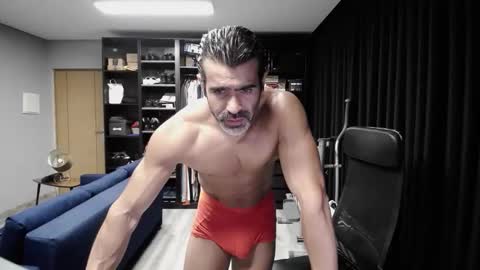 Snapshot of latino23bom chatting on 09/11/25, 10:15 sam online show from 09/11/25, 10:15