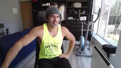 Snapshot of latino23bom chatting on 10/13/25, 10:26 sam online show from 10/13/25, 10:26