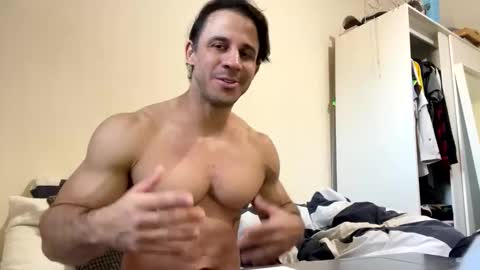 latino_rodri online show from 04/24/26, 03:25