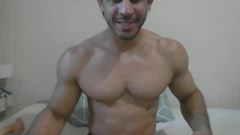 latino_rodri online show from 04/30/26, 06:03