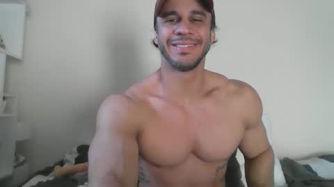 latino_rodri online show from 05/12/26, 06:43