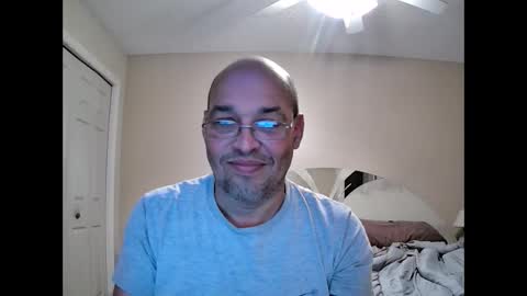 Snapshot of latinoinfla chatting on 01/19/25, 01:43 latinoinfla online show from 01/19/25, 01:43