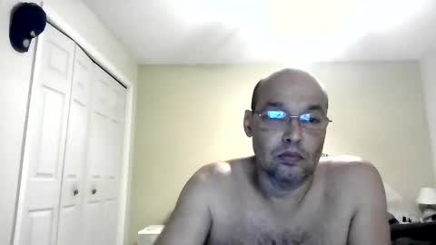Snapshot of latinoinfla chatting on 10/25/25, 01:13 latinoinfla online show from 10/25/25, 01:13