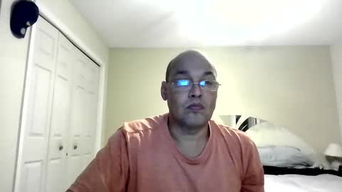 Snapshot of latinoinfla chatting on 11/16/25, 11:21 latinoinfla online show from 11/16/25, 11:21