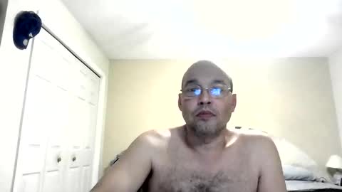 Snapshot of latinoinfla chatting on 11/24/25, 01:38 latinoinfla online show from 11/24/25, 01:38