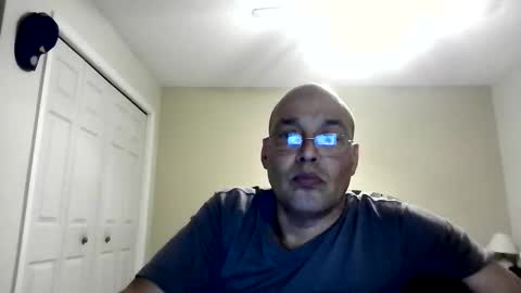 Snapshot of latinoinfla chatting on 11/27/25, 02:35 latinoinfla online show from 11/27/25, 02:35