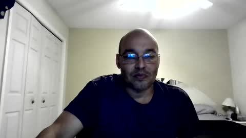 Snapshot of latinoinfla chatting on 12/17/25, 01:11 latinoinfla online show from 12/17/25, 01:11