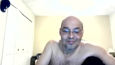 Snapshot of latinoinfla chatting on 04/11/26, 03:11 latinoinfla online show from 04/11/26, 03:11