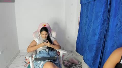 Snapshot of latinos_couples chatting on 04/12/26, 06:07 James and Sara online show from 04/12/26, 06:07