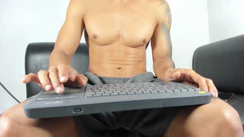 Snapshot of latinshamansex chatting on 11/16/25, 07:03 LatinShaman online show from 11/16/25, 07:03