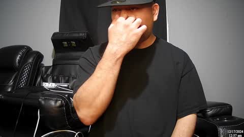 Snapshot of latinstud7 chatting on 12/17/24, 06:56 Nico online show from 12/17/24, 06:56