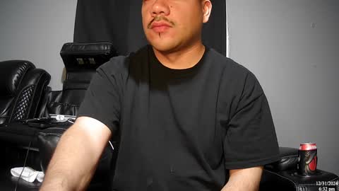 Snapshot of latinstud7 chatting on 01/01/25, 12:32 Nico online show from 01/01/25, 12:32