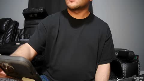 Snapshot of latinstud7 chatting on 02/01/25, 10:37 Nico online show from 02/01/25, 10:37