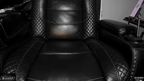 Snapshot of latinstud7 chatting on 10/10/25, 12:37 Nico online show from 10/10/25, 12:37