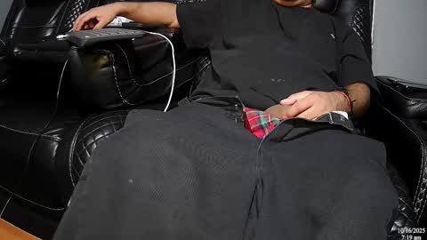 Snapshot of latinstud7 chatting on 10/16/25, 12:17 Nico online show from 10/16/25, 12:17