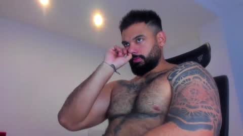 Snapshot of latinwolfbi chatting on 01/23/25, 11:37 philip online show from 01/23/25, 11:37