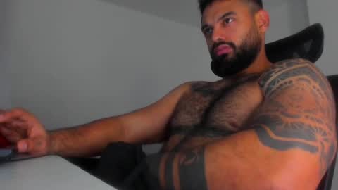 Snapshot of latinwolfbi chatting on 02/13/25, 01:26 philip online show from 02/13/25, 01:26