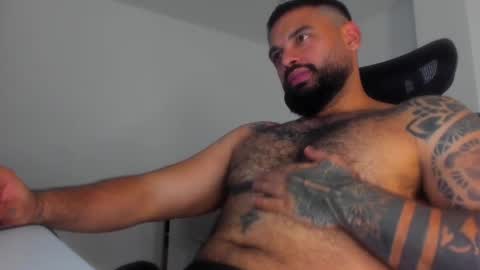 Snapshot of latinwolfbi chatting on 02/18/25, 11:33 philip online show from 02/18/25, 11:33