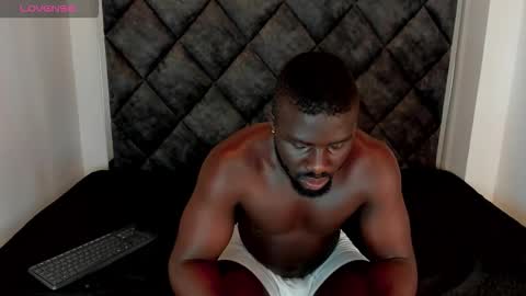 LEANDRO online show from 10/21/25, 02:01