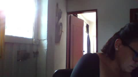 Snapshot of lau16310 chatting on 06/15/26, 08:44 Laura online show from 06/15/26, 08:44